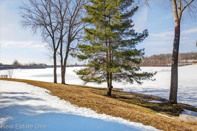 963 STONY LAKE, Oxford Charter Township, MI 48371