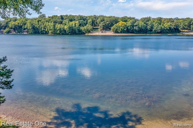 963 STONY LAKE, Oxford Charter Township, MI 48371