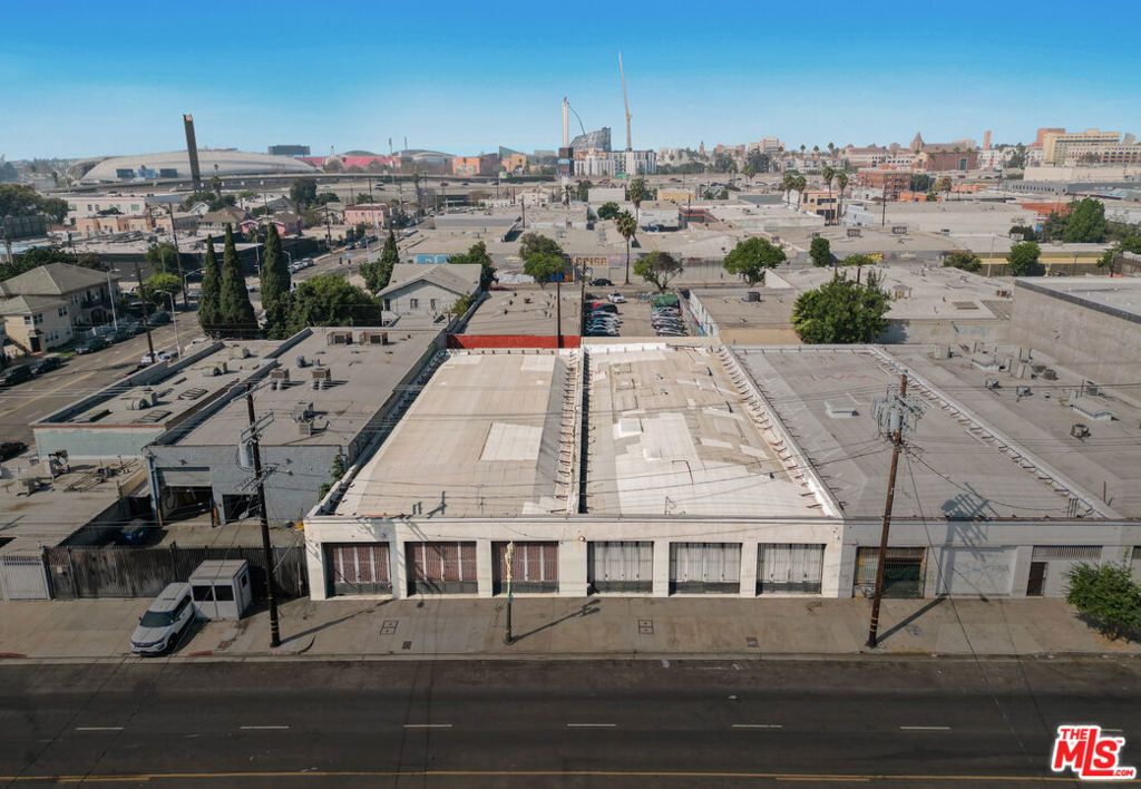 3841 Broadway Place, Los Angeles, CA 90037 — exterior