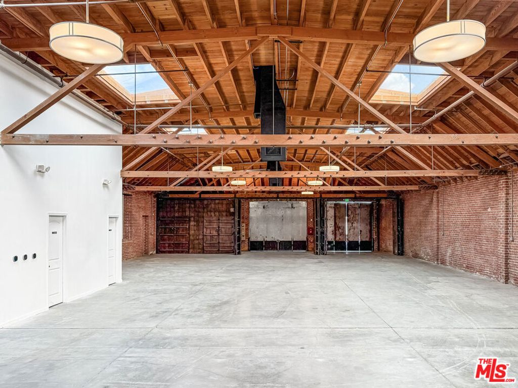 3841 Broadway Place, Los Angeles, CA 90037 — photo 3