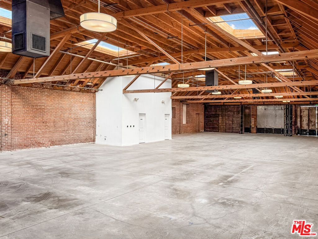3841 Broadway Place, Los Angeles, CA 90037 — photo 4