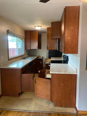 4044 Gisella Boulevard, White Bear Lake, MN 55110