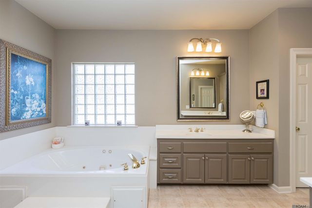 10557 Sweetbrook Ave, Baton Rouge, LA 70809