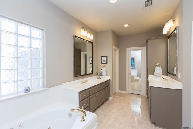 10557 Sweetbrook Ave, Baton Rouge, LA 70809