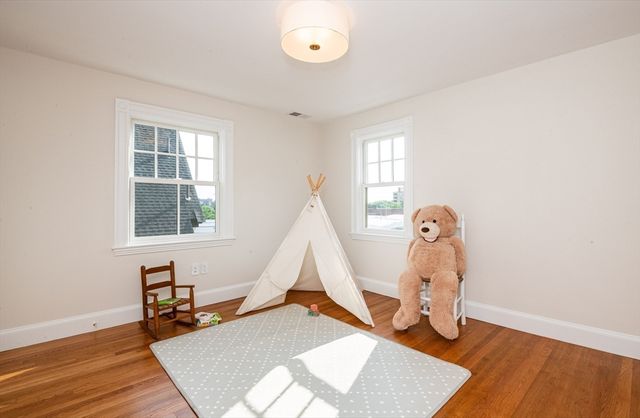 20 Hillside Ave, Medford, MA 02155