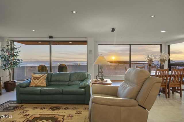 2421 Ocean Drive, Oxnard, CA 93035