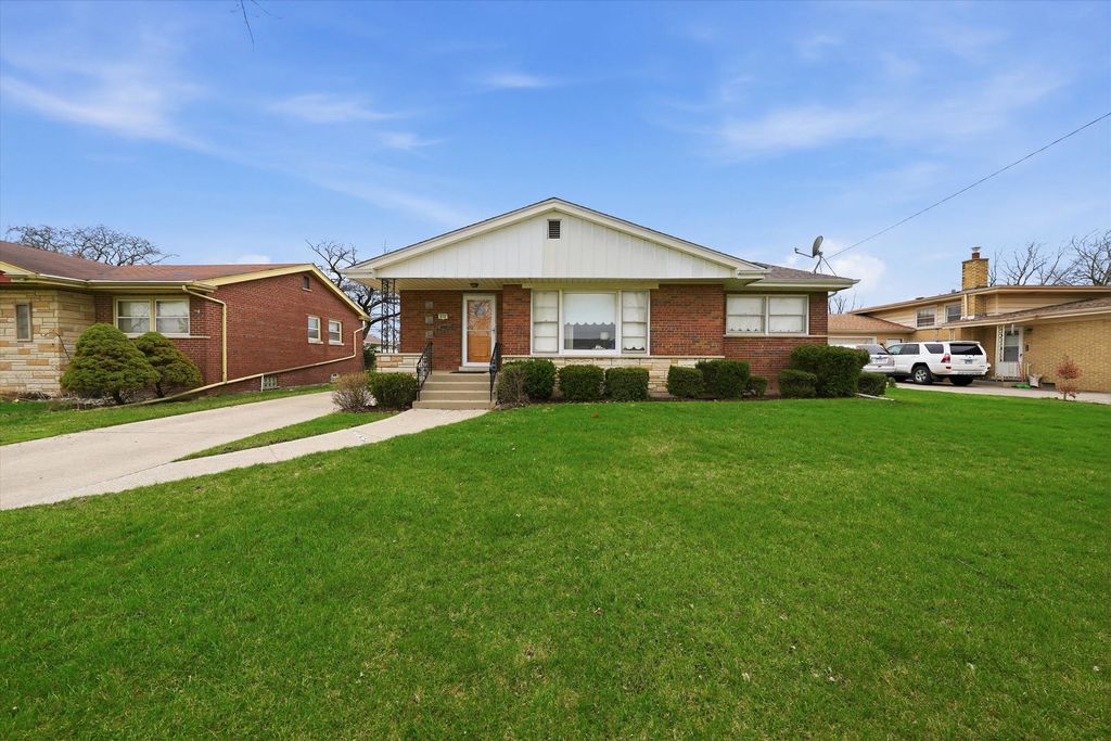 834 N Maple Drive, Chicago Heights, IL 60411