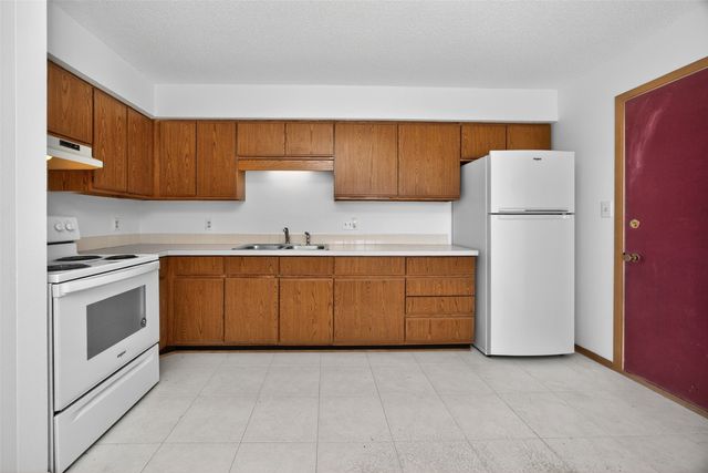 2319 Shady Lane Drive, Norwalk, IA 50211