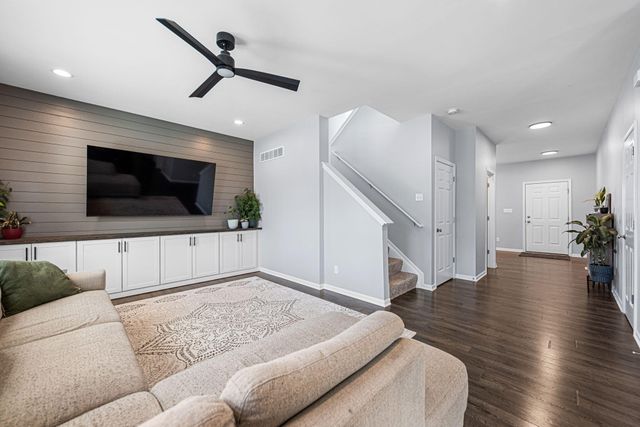 2143 W 132nd Place, Crown Point, IN 46307