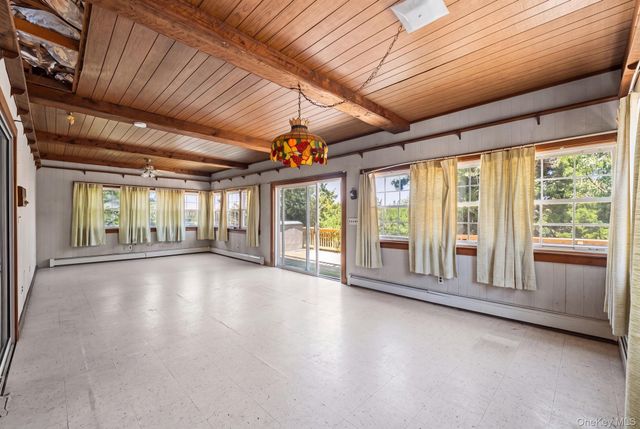 141 Harbor Beach Road, Mount Sinai, NY 11766