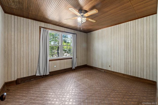 141 Harbor Beach Road, Mount Sinai, NY 11766