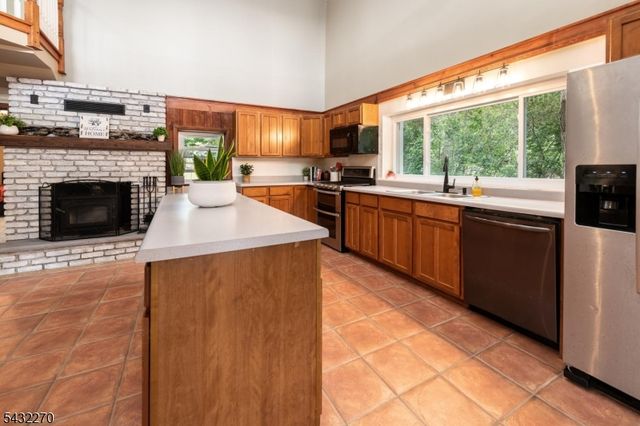 106 Poplar Grove Ter, West Milford Twp., NJ 07480