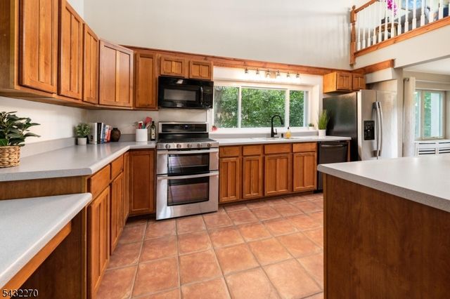 106 Poplar Grove Ter, West Milford Twp., NJ 07480