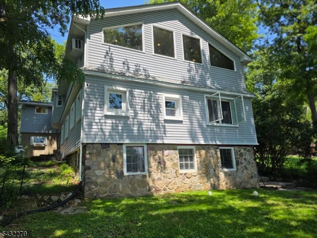 106 Poplar Grove Ter, West Milford Twp., NJ 07480