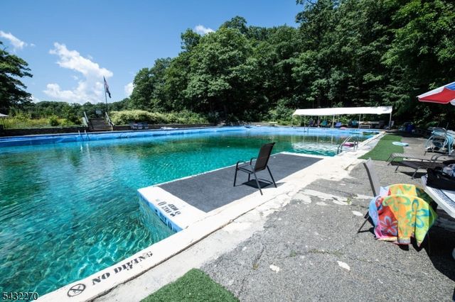 106 Poplar Grove Ter, West Milford Twp., NJ 07480