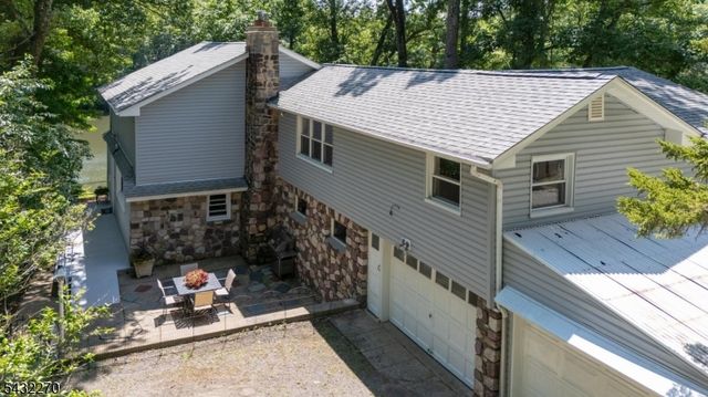 106 Poplar Grove Ter, West Milford Twp., NJ 07480