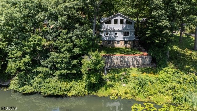 106 Poplar Grove Ter, West Milford Twp., NJ 07480