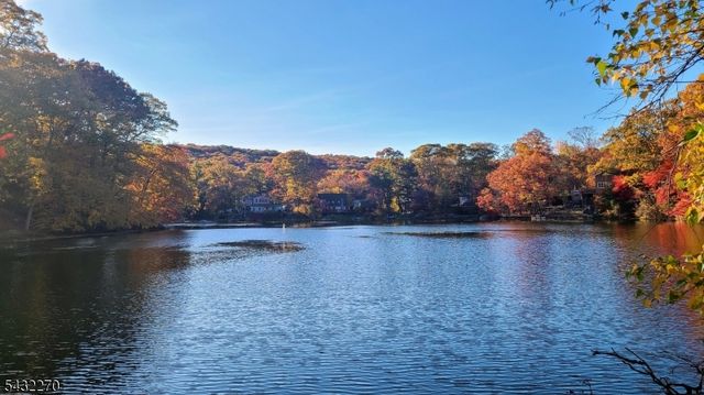 106 Poplar Grove Ter, West Milford Twp., NJ 07480
