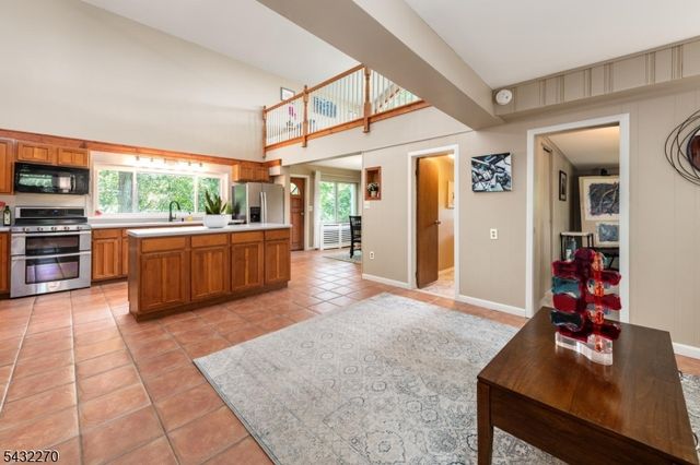 106 Poplar Grove Ter, West Milford Twp., NJ 07480