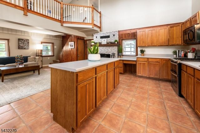 106 Poplar Grove Ter, West Milford Twp., NJ 07480