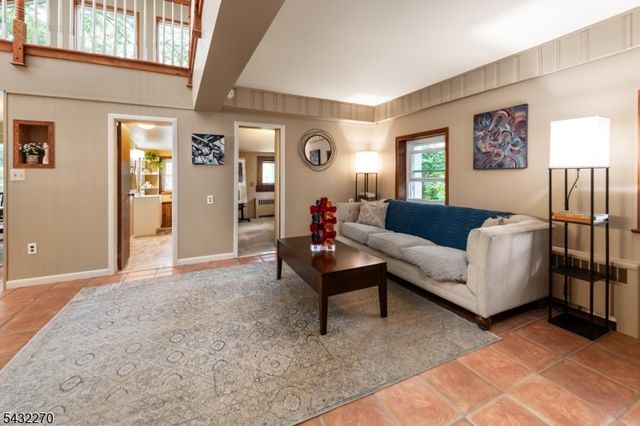 106 Poplar Grove Ter, West Milford Twp., NJ 07480