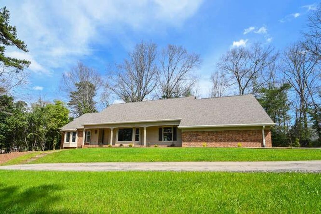 3216 Golf Club Drive, Gainesville, GA 30506