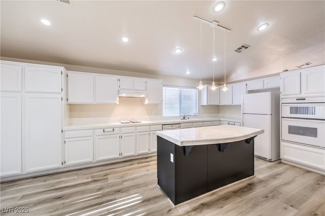 1851 Vista Pointe Avenue, Henderson, NV 89012