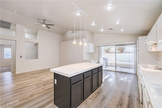 1851 Vista Pointe Avenue, Henderson, NV 89012