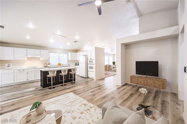 1851 Vista Pointe Avenue, Henderson, NV 89012