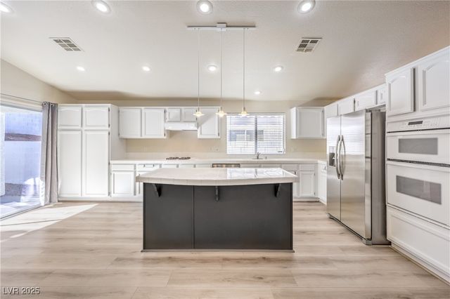 1851 Vista Pointe Avenue, Henderson, NV 89012