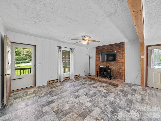 115 Hollifield Street, Spruce Pine, NC 28777