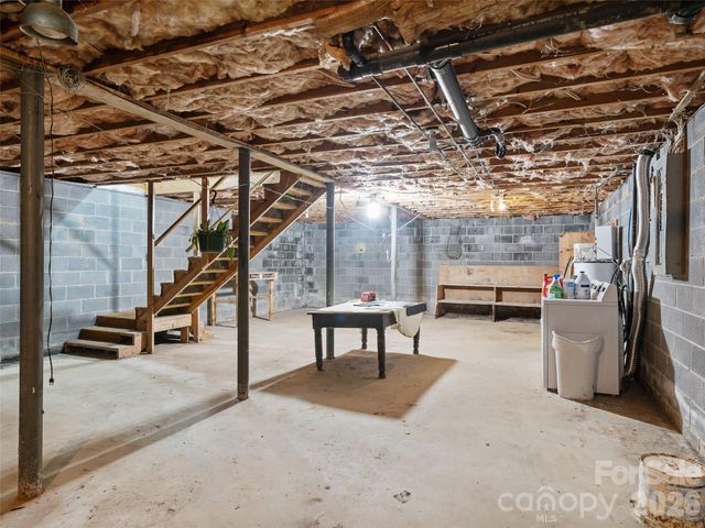 115 Hollifield Street, Spruce Pine, NC 28777
