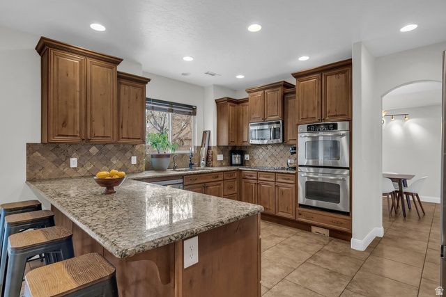 2551 S HONEY BEE CIR, Washington, UT 84780