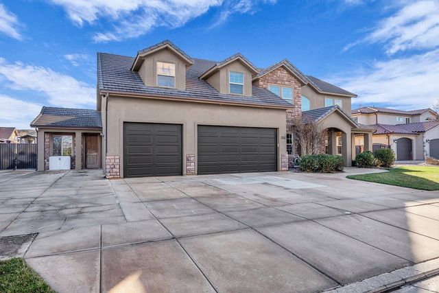 2551 S HONEY BEE CIR, Washington, UT 84780