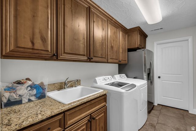 2551 S HONEY BEE CIR, Washington, UT 84780