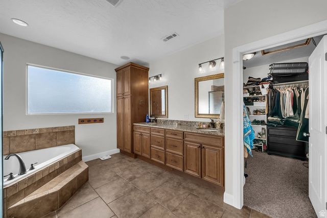 2551 S HONEY BEE CIR, Washington, UT 84780