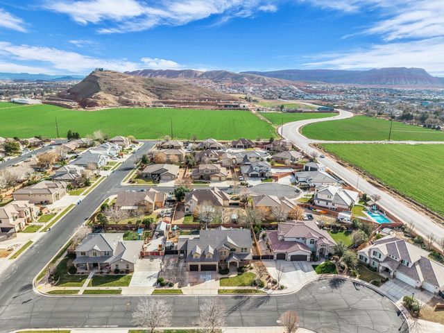 2551 S HONEY BEE CIR, Washington, UT 84780