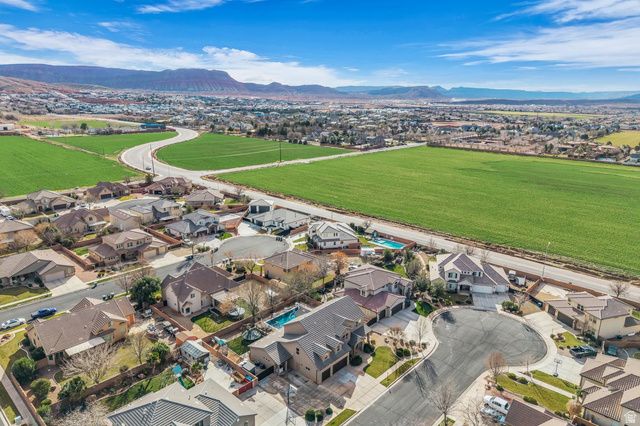 2551 S HONEY BEE CIR, Washington, UT 84780