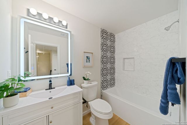 1102 S Gevers St, San Antonio, TX 78210