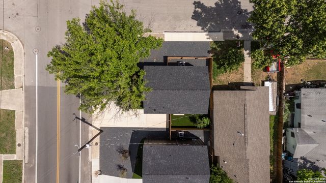 1102 S Gevers St, San Antonio, TX 78210