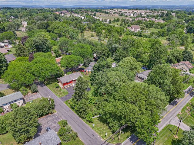 1411 Chippewa Drive, Upper Macungie Twp, PA 18104