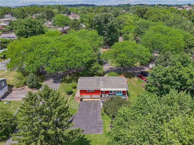 1411 Chippewa Drive, Upper Macungie Twp, PA 18104
