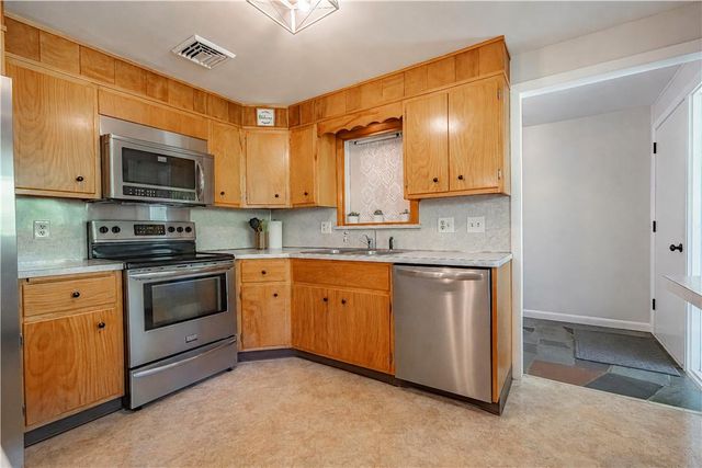 1411 Chippewa Drive, Upper Macungie Twp, PA 18104