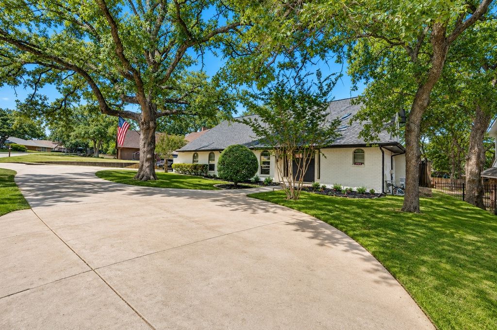 2105 Wilson Drive, Arlington, TX 76011 — photo 3