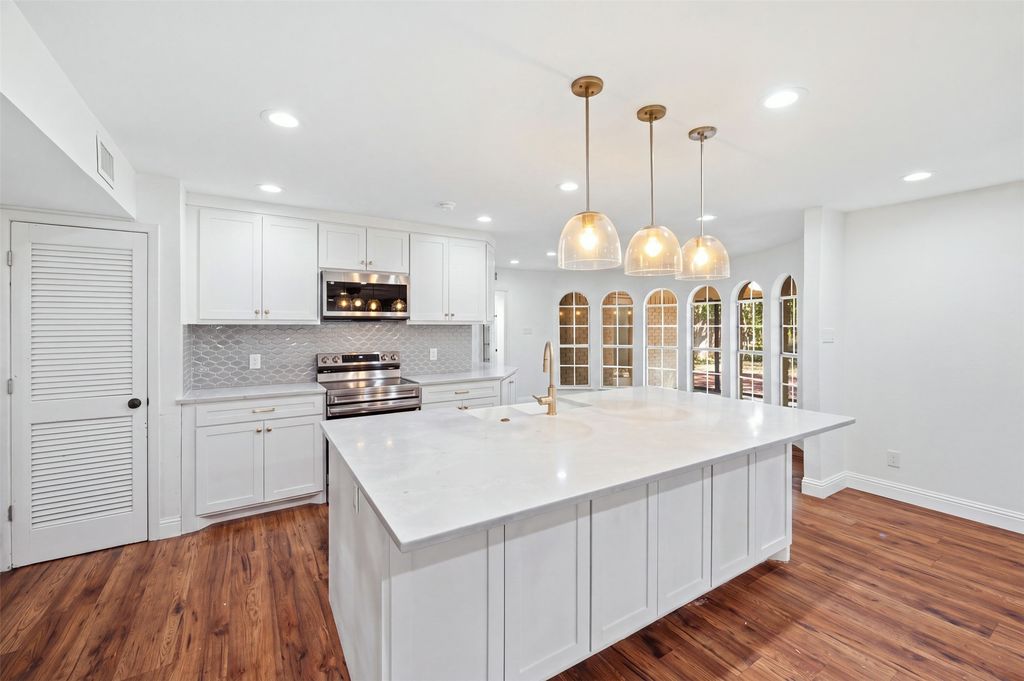 2105 Wilson Drive, Arlington, TX 76011 — photo 5