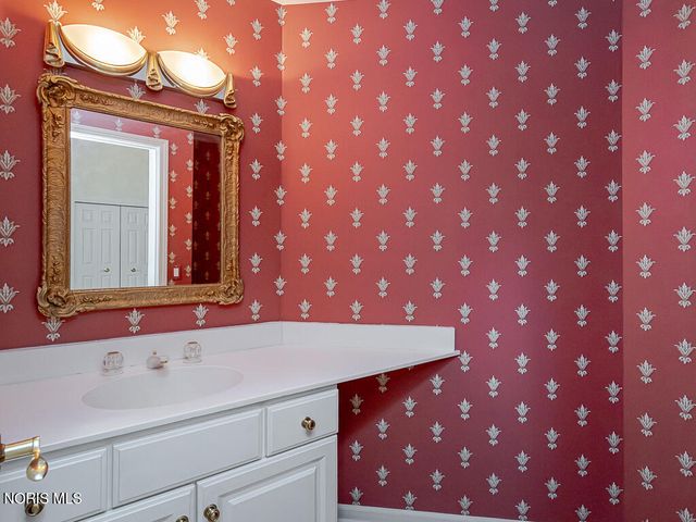 3428 Amberwood Lane, Toledo, OH 43617