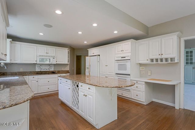 3428 Amberwood Lane, Toledo, OH 43617