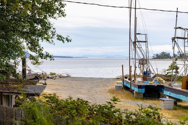 3965 Legoe Bay Road, Lummi Island, WA 98262