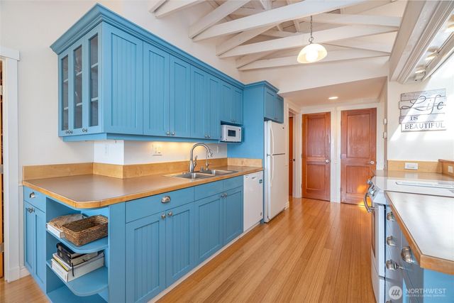 3965 Legoe Bay Road, Lummi Island, WA 98262