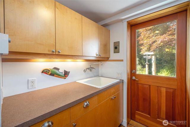 3965 Legoe Bay Road, Lummi Island, WA 98262